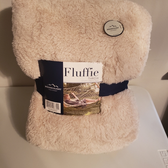 Berkshire Other - Berkshire throw